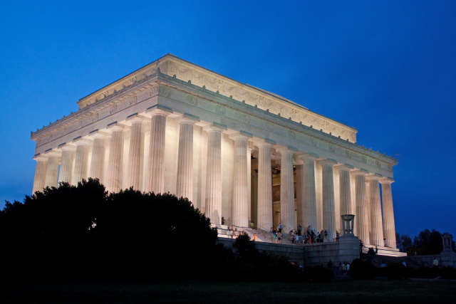 Lincoln Memorial Parking